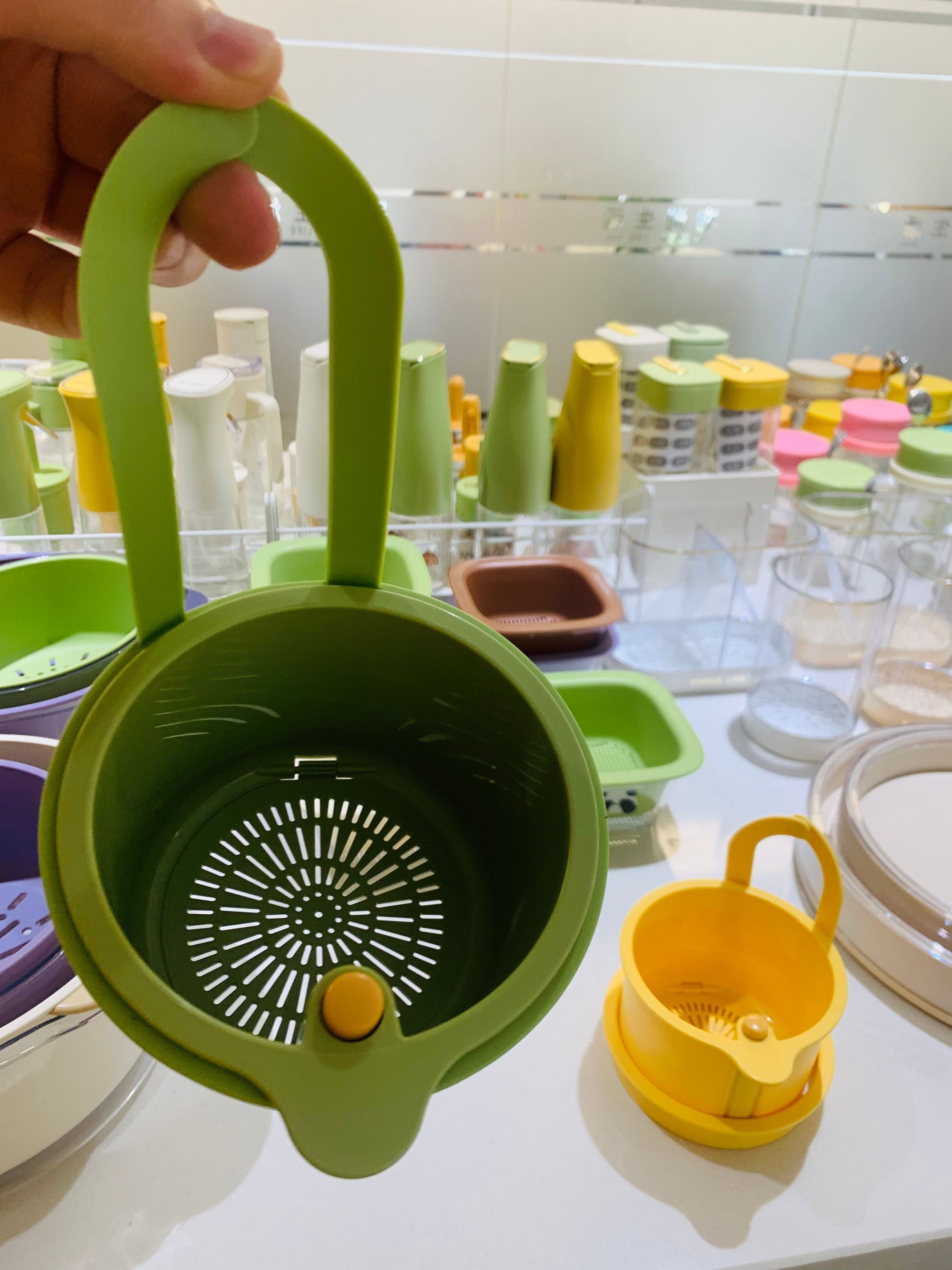 SnapNDrain™ Kitchen Strainer